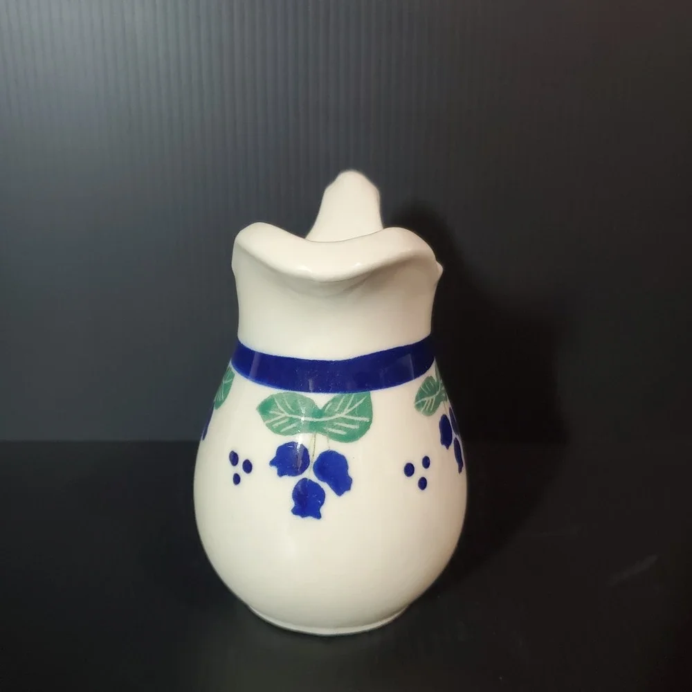 Vintage Hartstone Pottery USA  1980's BLUEBERRY PATTERN‎ CREAMER MINT Condition